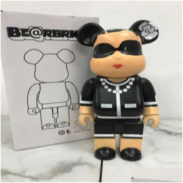 Figuras de brinquedo de ação vendendo 2023 Bearbrick 400 28cm Bear Brick Decoração elegante Casa Brinquedos com desenhos animados Drop Delivery presentes Otxca