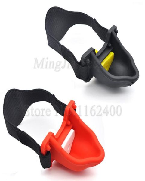 Silicone Piss Orinatoio Bite Plug Bocca Gag con 4 pezzi Gag Ball Bondage Fetish Harness Slave BDSM Giochi per adulti Giocattoli sessuali per donne Uomo Y3110450