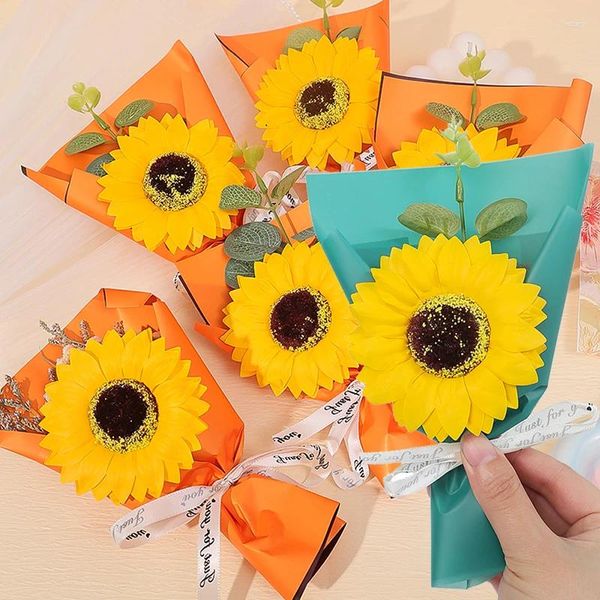 Fiori decorativi 1/5 pezzi Bouquet di fiori di sapone di girasole Mini artificiali intrecciati a mano Ospiti di nozze Regali di San Valentino per la festa della mamma