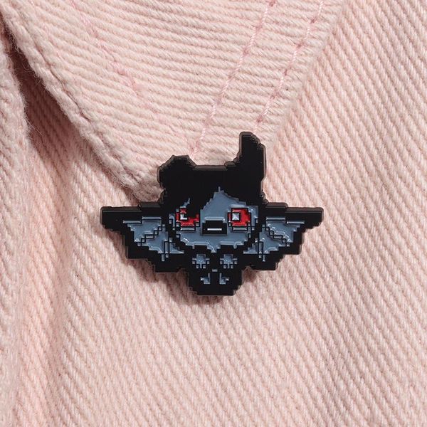 Pixel Bat Cartoon Emaille Pin Die Bindung von Isaac Abenteuer Spiele Brosche Revers Abzeichen Großhandel Rucksack Kleidung Hut Schmuck Geschenk