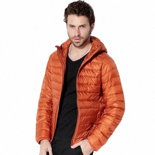 Uomini Piumini d'anatra bianca 2023 Nuovo portatile con cappuccio Giù Cappotto ultraleggero Cappotto invernale per uomo Caldo antivento Giù Parka 5XL 6XL M8XE #