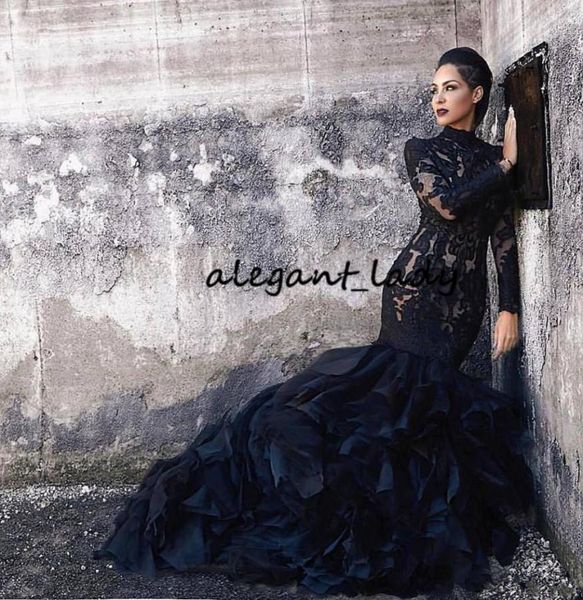 Siyah Denizkızı Dantel Gelinlik Uzun Kollu Yüksek Boyun Ruffles Etek Kadınlar Beyaz Gotik LDS Gelin Gowns ile CO5499540