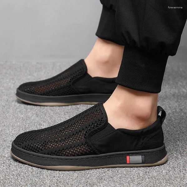 Sapatos casuais marca designer masculino lazer respirável malha de ar plana deslizamento-on sapato de condução oco para fora verão mocassins calçados de lona preta