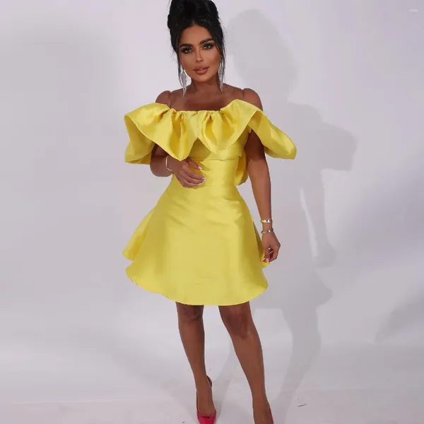 Abiti da festa Blueribbon Giallo A Line Homecoming Increspato Bateau Neck Wedding Summer Ladies Wear Abiti corti da ballo