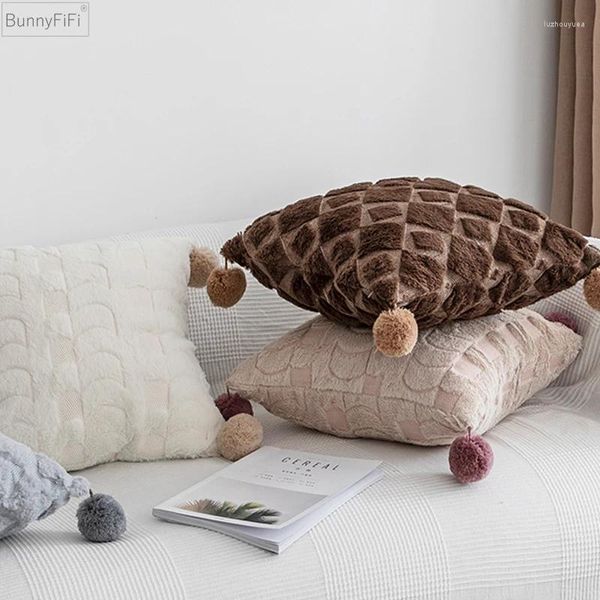Cuscino morbido pompom palla peluche freccia diamante freccia elegante 45x45cm per sedia del divano letto per casa crema rosa decorativa