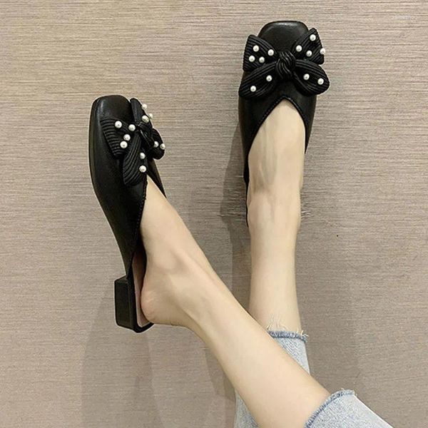 Pantofole Ciabatte da donna per esterni con tacco piccolo Ciabatte alla moda con punta quadrata a forma di V e fiocco di perle dolci in PVC modellato integralmente