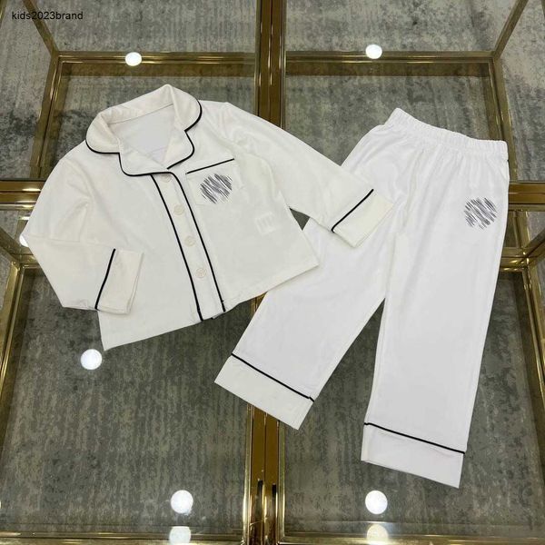 Neue Baby-Pyjamas, Designer-Kinderkleidung, Mädchen-Jungen-Nachtwäsche, Größe 100–160, Kinder-Schlafanzug, langärmeliges Hemd und elastische Taillenhose, 24. März