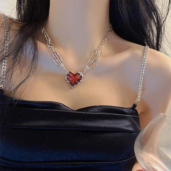 Ketten Gothic Schädel Klaue Herz Halskette Für Frauen Trendy Rot Kristall Dorn Liebe Übertrieben Dunkle Colliers Zubehör Mode Schmuck