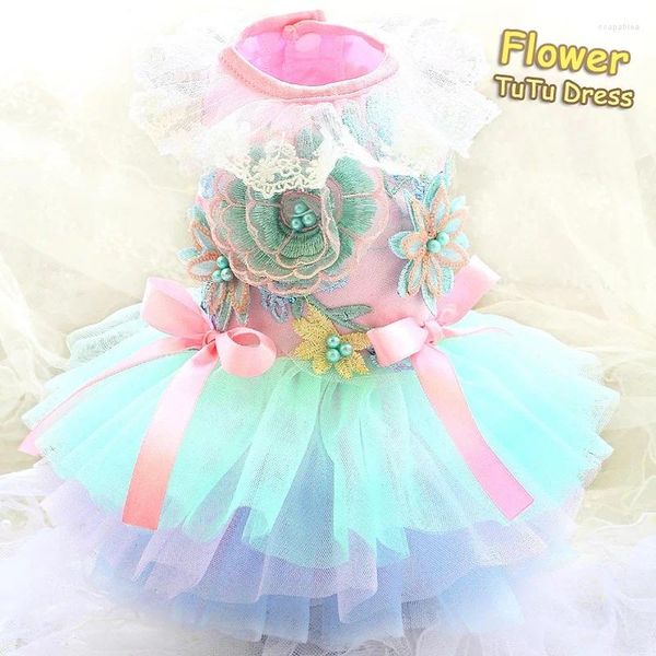 Abbigliamento per cani Abiti dal design fresco fatti a mano Abito per animali Principessa 3D Ricamato Perle Colletto in pizzo Tutu Costume per gatti Colore caramella Carino