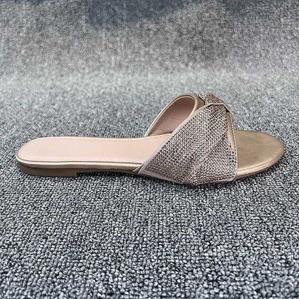 Pantofole Pantofole da donna Tablet 2024 Estate Fashion Designer Luxury Diamond Slide Outdoor Open Leisure Beach H2403265402