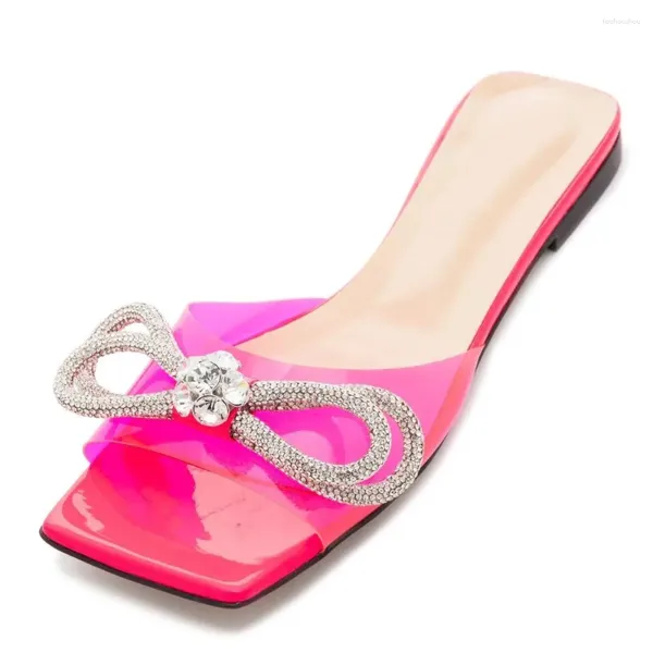 Sandali 2024 Piatti da donna Scarpe con strass Punta quadrata Appartamenti estivi Pantofole di grandi dimensioni Ciabatte con diamanti Diapositive in PVC trasparente