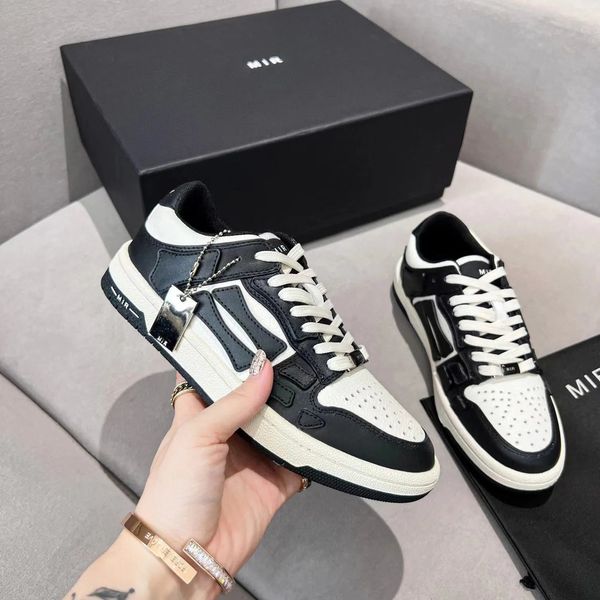 Designer Run Shoe Sneakers AMI Low Lace Up Track Runner Sapato Esqueleto de Esqueleto de Luxuja ao ar livre Treinador esportivo casual Hike Women Flat Trainers Sapatos de vestido 01