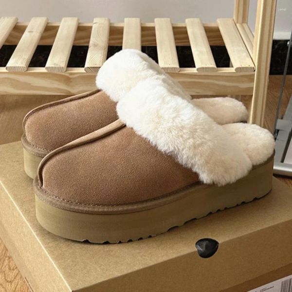 Pantofole in pelle di pecora e lana in un unico pezzo con suola spessa e punta avvolta per le donne in inverno che indossano scarpe da donna calde