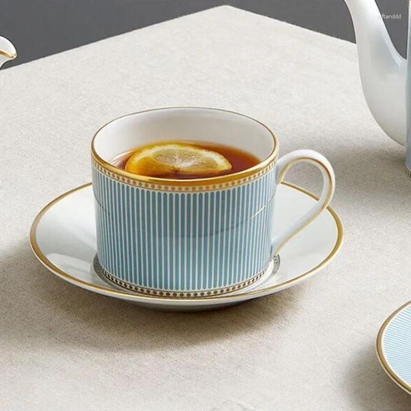 Tazze da tè Stile nordico Tazza da caffè creativa in porcellana di osso Pomeriggio europeo Utensile da cucina per la casa Set di confezioni regalo avanzate