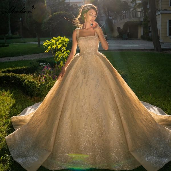 Muhteşem ışıltılı dantel kare yaka balyalı elbise gelinlik kolsuz bling prenses gelinlikleri ile şapel tren