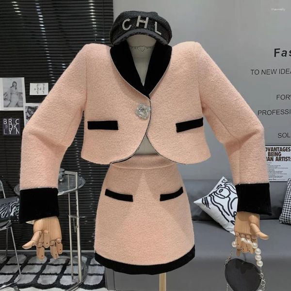 Abiti da lavoro Vintage Temperamen di fascia alta Abito da donna Autunno Chic Fibbia con diamanti Tweed Slim Top Gonna corta francese Alta qualità 2 pezzi