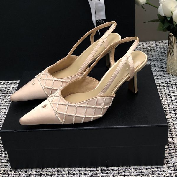 Tacchi a spillo Sandali firmati di lusso da donna Sandali vintage Sandali con punta di diamante Scarpe eleganti con perle di seta Sandali sexy di alta qualità Scarpe da sposa estive