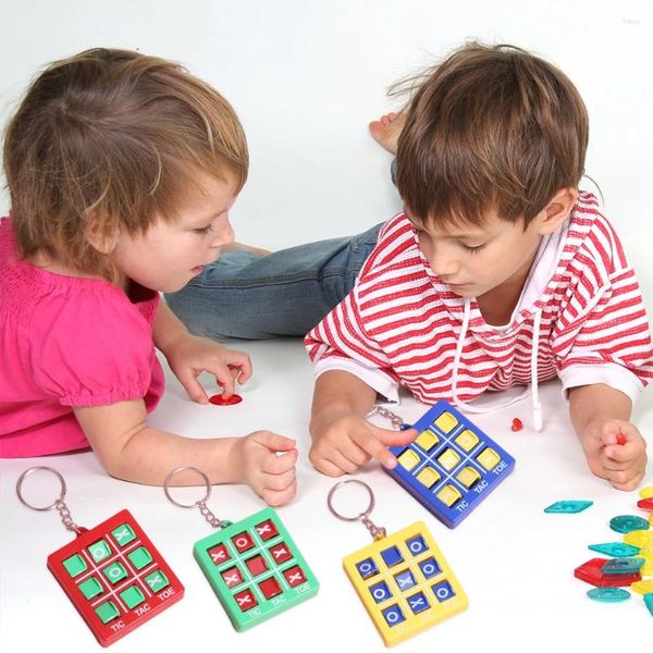 PARTITO DEL PAZIONE 4PCS/SET TIC TAC TOE PENDANTI PENDANTI CON CHIAVI THIESTRI REGALO DI BARILINALE PORTABILE COLORE PER BAMBINI