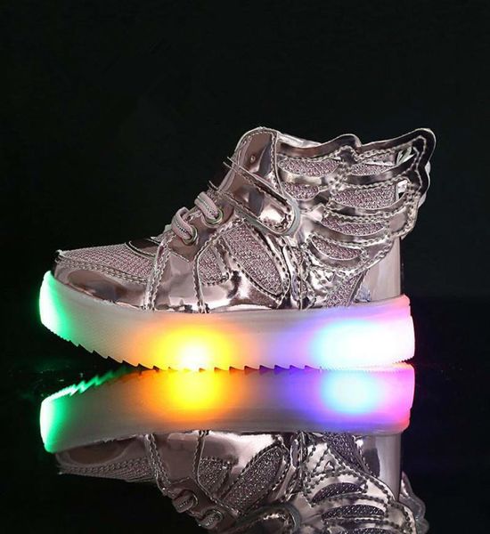 EU21-36 Scarpe con la luce New Fashion Glowing Sneakers Ragazzi Bambine Scarpe Ali Canvas Flats Primavera Bambini Light Up Shoes8087768