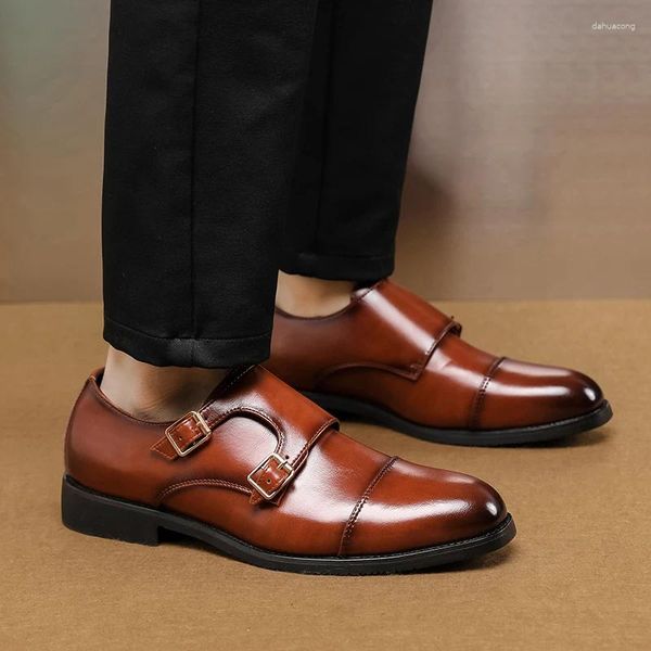 Sapatos casuais versão coreana homens em relevo couro moda fivela mocassins deslizamento-on board oxford primavera elegante apartamentos