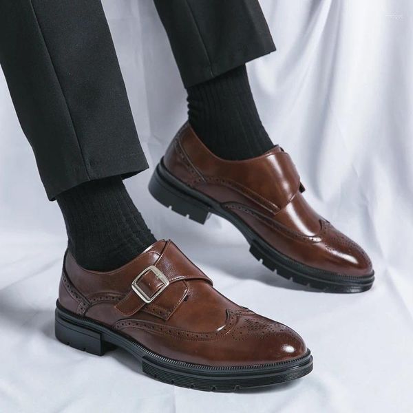 Sıradan Ayakkabı Marka İşleri Erkekler Orijinal Deri İtalyan Kanat Çamlağı Oxfords Keşiş Strap Brogue Kaliteli Düğün Erkekler İçin Sosyal