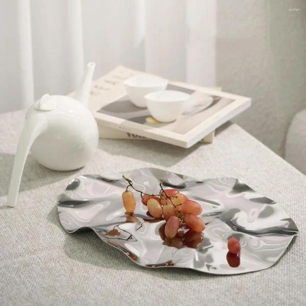 Figurine decorative Moderna piega irregolare Specchio Vassoio di frutta in acciaio inossidabile lucidato Conservazione secca domestica Ornamenti creativi per tavolo da pranzo