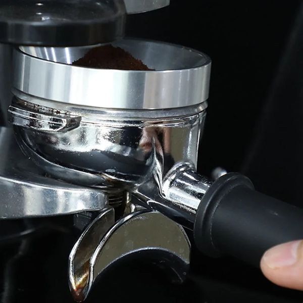 2024 Anello di dosaggio del caffè Distributore in alluminio Caffè fatto a mano 51/53/54/58mm Accessori per caffè Tamper per caffè