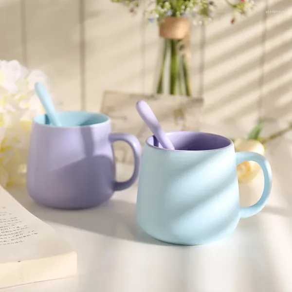Canecas Clash Color Nordic Coffee Cups Cerâmica com Colher Matte para Meninas Tea Tumbler Cup