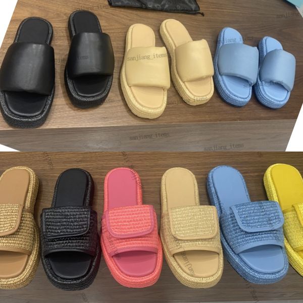 100 Pantofole da spiaggia in paglia Sandali da piscina Sandali con piattaforma da donna Ciabatte Erba Imbottitura con soffio all'uncinetto Estate Fibbia a catena Piattaforme con fondo spesso Scarpe di design di lusso