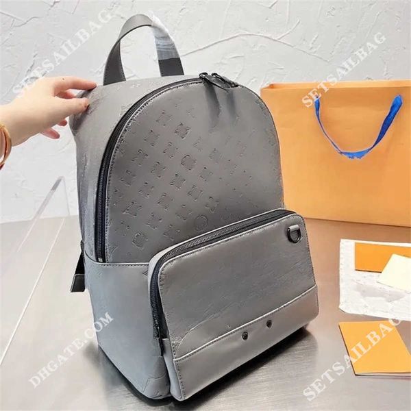 Yüksek kaliteli sıcak satan tasarımcı sırt çantası seyahat çantası lüks moda kabartmalı deri çoklu cepler seyahat ve açık havada olması gereken bir okul çantası