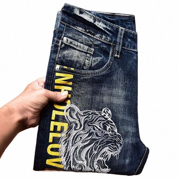 Fi Мужские джинсы с вышивкой и цветочным принтом Тонкие прямые брюки с рваными нашивками и эластичными трендами повседневные высококачественные джинсовые брюки v6hI #