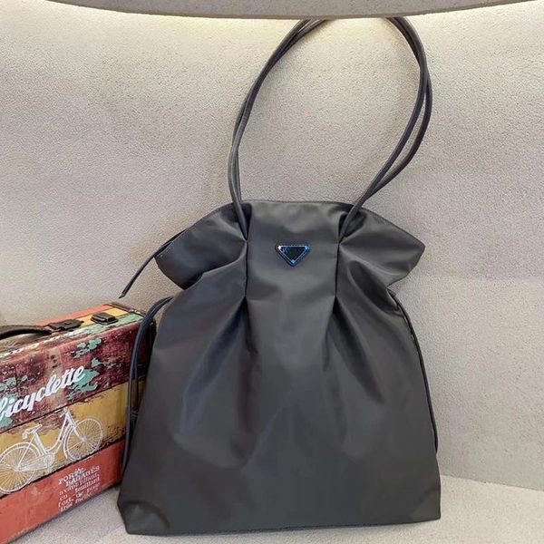 Abendtaschen im Preppy-Stil für Damen, luxuriöse Designer-Handtaschen und Geldbörsen 2024 aus Nylon mit Pailletten, großes Fassungsvermögen, lässige Stoffschulter