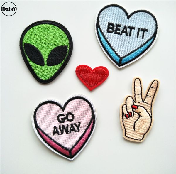 UFO Alien Parches Stickerei Eisen auf Patches für Kleidung DIY Streifen Kleidung Herz Aufkleber Finger Applikationen4163182