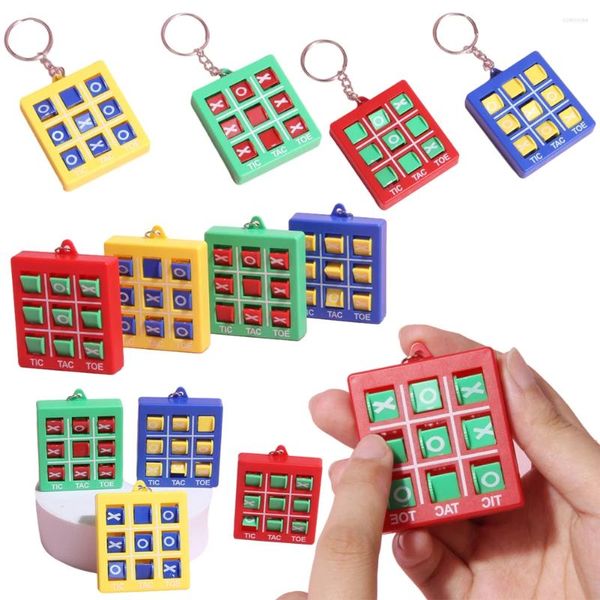 Favor de festa 4 Pçs/set Pequeno Jogo Clássico Brinquedos Com Chaveiro Mini Tic Tac Toe Chaveiro Colorido Portátil Educacional Para Crianças