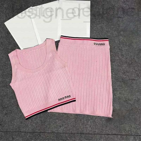 Damen Plus Size T-Shirt Designer Damen Strick T-Shirts Westen Rock Buchstaben Gurtband Gestrickte Tank Tops INS Mode Rosa Weste Röcke MD7F J5XS