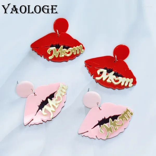 Baumelnde Ohrringe YAOLOGE Moderner roter Lippenanhänger für Frauen Damen Acrylschmuck Alphabet Mom Lip Spliced Earring