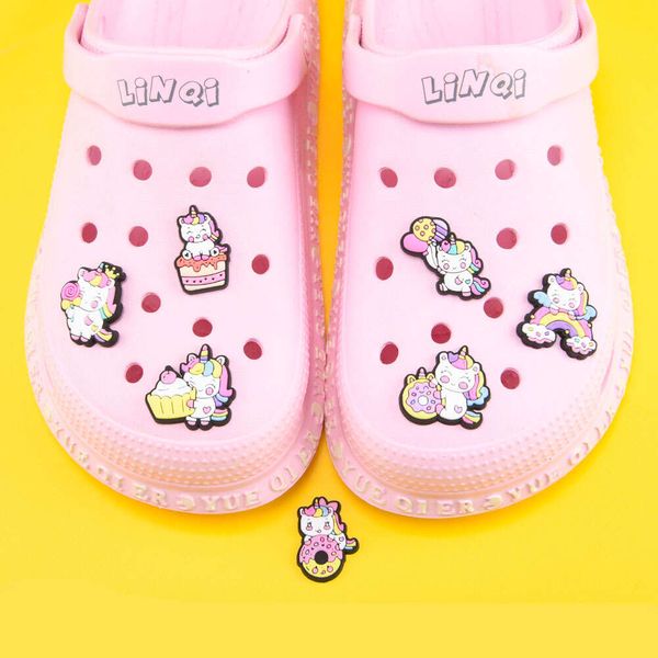 Großhandel Cartoon Design Soft Gummi Charme Custom niedliche PVC Charms Schuhe Dekoration für Clogs