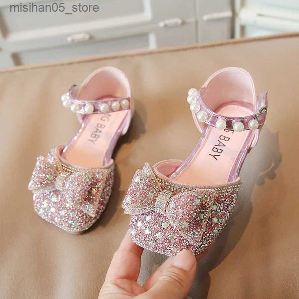 Sandalen Prinzessin Mädchen Sandalen 2023 Sommer Neue Rosa Silber Bogen Pailletten Strass Tanzschuhe Mode Chldren Sandalen H160 Q240328