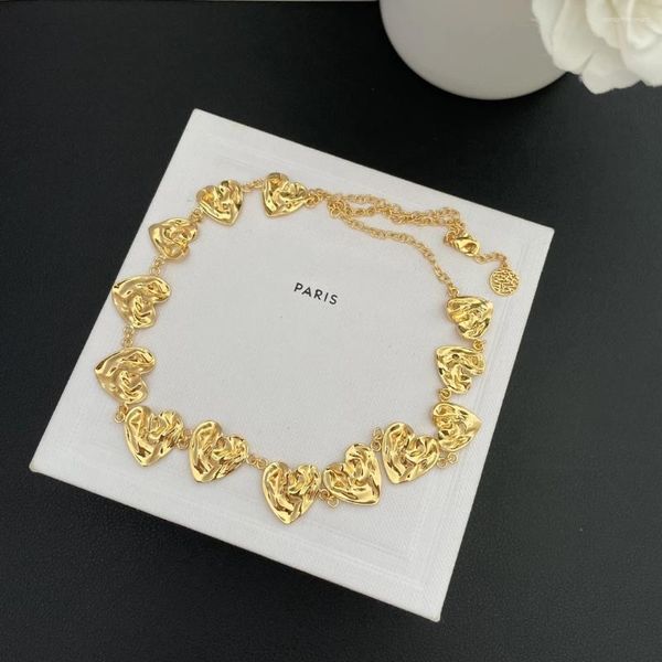 Комплект ожерелья и серег в стиле ретро, легкий роскошный дизайн с сердечками, медное позолоченное золото, изысканный подарок на день рождения, оптовая продажа ювелирных изделий