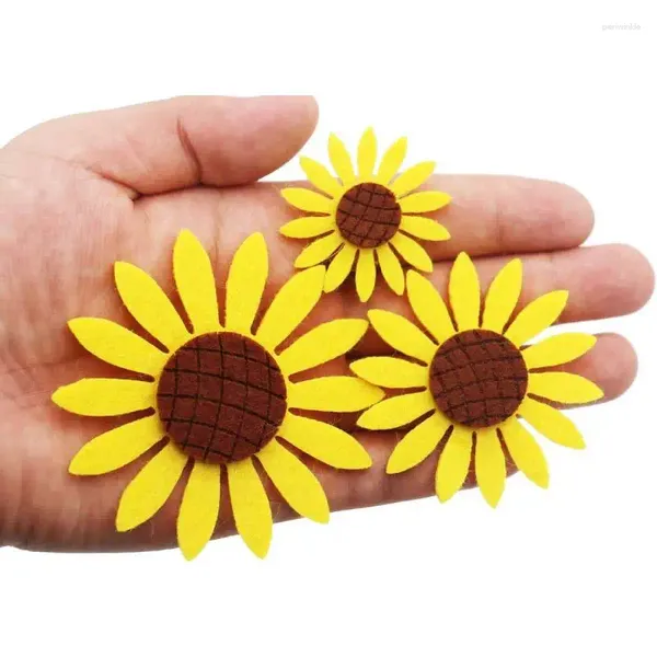 Decorazione del partito 30 pezzi Feltro Girasole Applique Patch Scrapbooking Adesivi non tessuti per ragazza Fascia per capelli Vestiti Cucito Artigianato fai da te