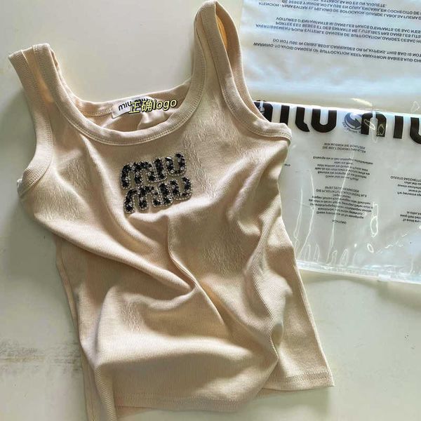 Designer de camiseta feminina Tee Summer MIUI UNID BEAD LETRA PESADE INDÚSTRIA PESADA DE CORTE DE FIX