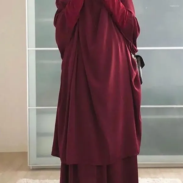 Abiti casual Medio Oriente Abbigliamento tradizionale femminile Set di gonne a vestaglia da donna eleganti con coulisse in vita Design a pieghe per conservatore