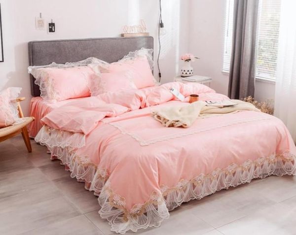 Set copripiumino ricamato in pizzo rosa King Queen Size 4 pezzi Set biancheria da letto principessa Stile coreano Biancheria da letto in tinta unita di lusso Letto Ski6607732