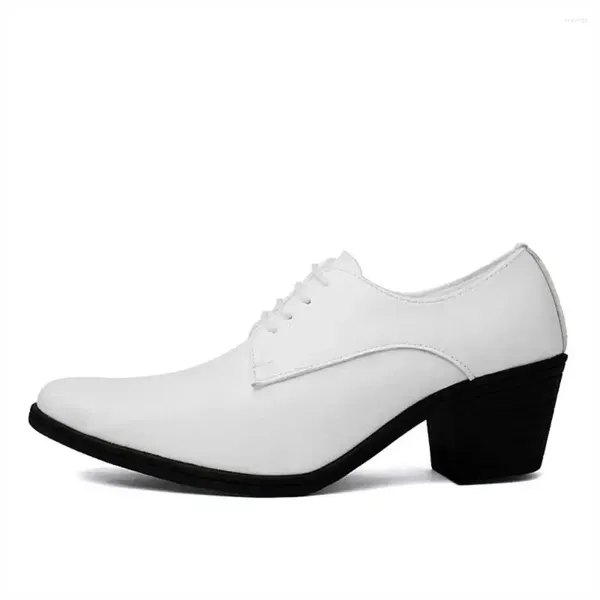 Scarpe eleganti Feste 38-46 Gentleman Luxury Mocassino Uomo Matrimonio Uomo Sneakers Sport Denti Offerte speciali dell'anno