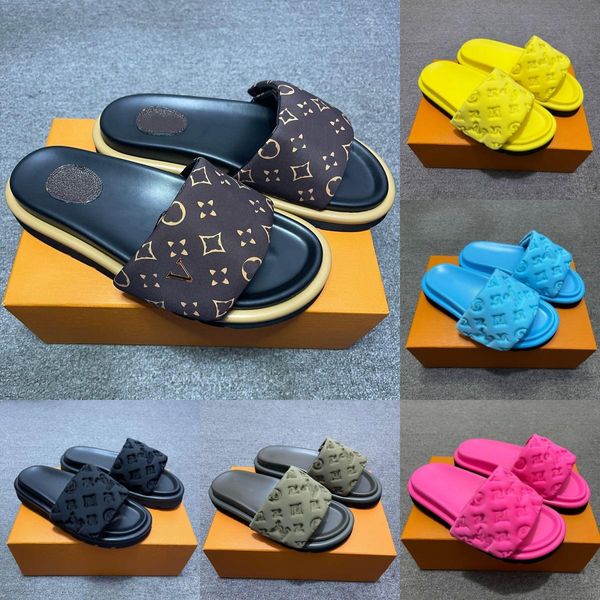 Estampas clássicas designers slides para mulheres chinelas de couro casais Summas de verão sandálias de moda piscina travesseiro mulas de tira dianteira acolchoada lenços de praia