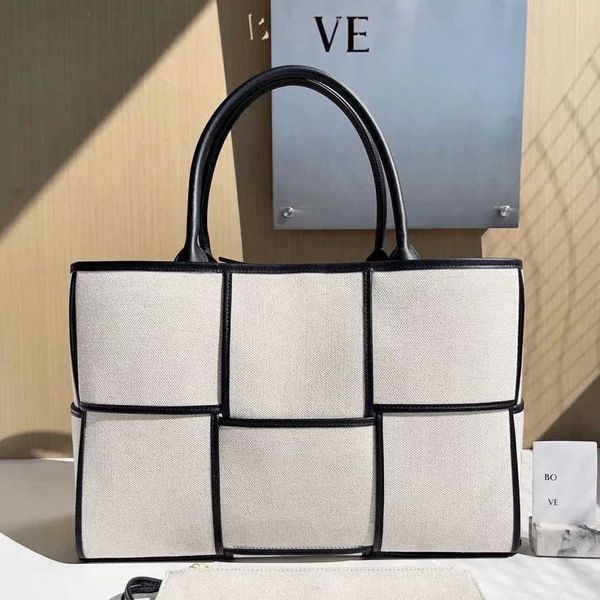 Bottegvenetas Сумки Arco Tote Bag Beach Weave Мужские сумки с верхней ручкой Клатч Роскошные дизайнерские женские кошельки Выходные Холст через плечо Винтажный багажник Shopper Pochett