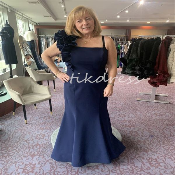 Modesto blu navy taglie forti abito per la madre della sposa 2024 elegante abito da sera a sirena con volant lunghezza del pavimento abito da ospite di matrimonio abito da festa per mamma sexy senza schienale