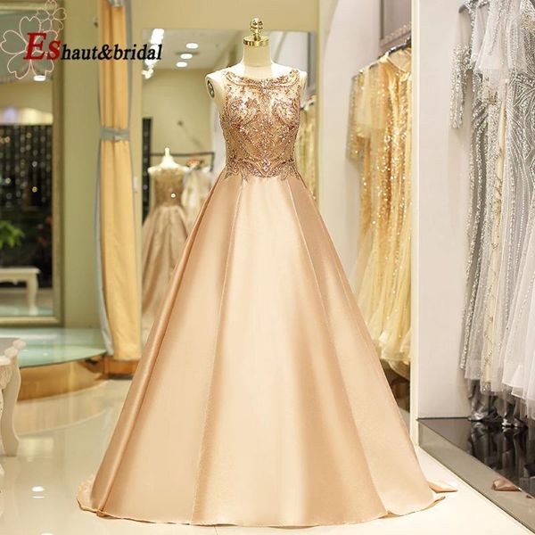 Partykleider 2024 Vintage O-Ausschnitt Champagner Satin Langes Abendkleid Luxus Pailletten Perlen Kristall Ärmellos Sweep Zug Formelle Kleider