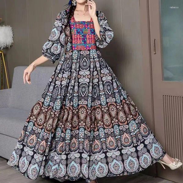 Lässige Kleider, Bohemian-Kleid mit quadratischem Kragen, schwere Industrie-Stickerei, lockere bedruckte Laternenärmel, Taille, fester Ethno-Stil