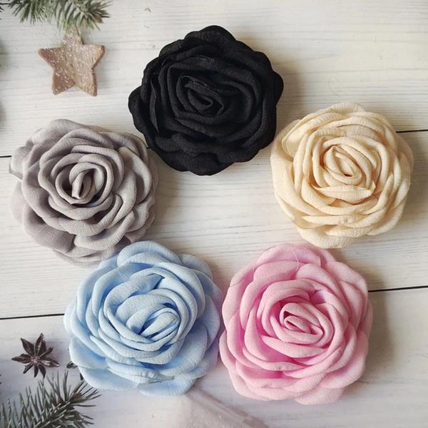 Fiori decorativi 5 pezzi da 9 cm in tessuto 3d in tessuto 3d a mano per capelli Accessori artigli Accessori per spilla abbigliamento abito abito da donna collo da donna